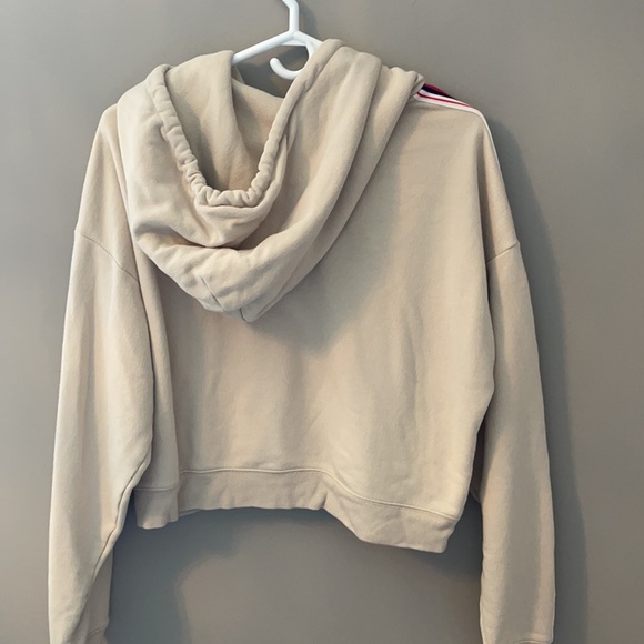 Aritzia TNA cropped hoodie size small - Picture 3 of 4